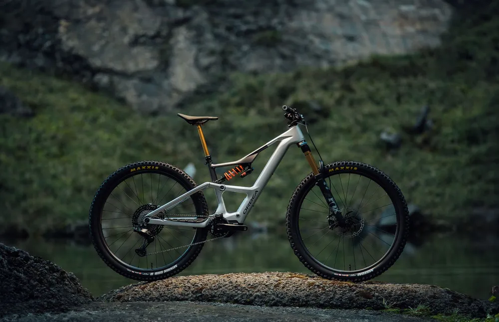 Orbea Rise 2025 e-MTB leggera LT e SL